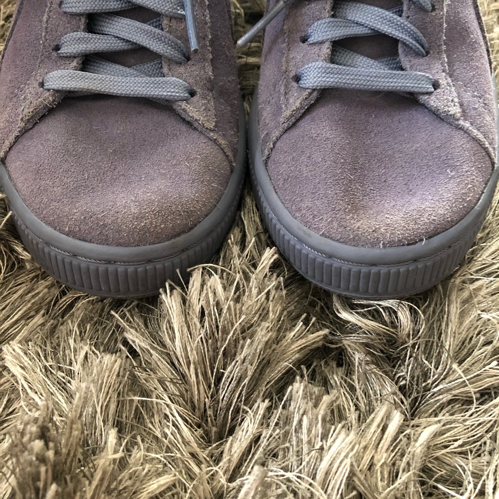 Puma Suede Classic Emboss Sneakers✨ - Picture 3 of 3